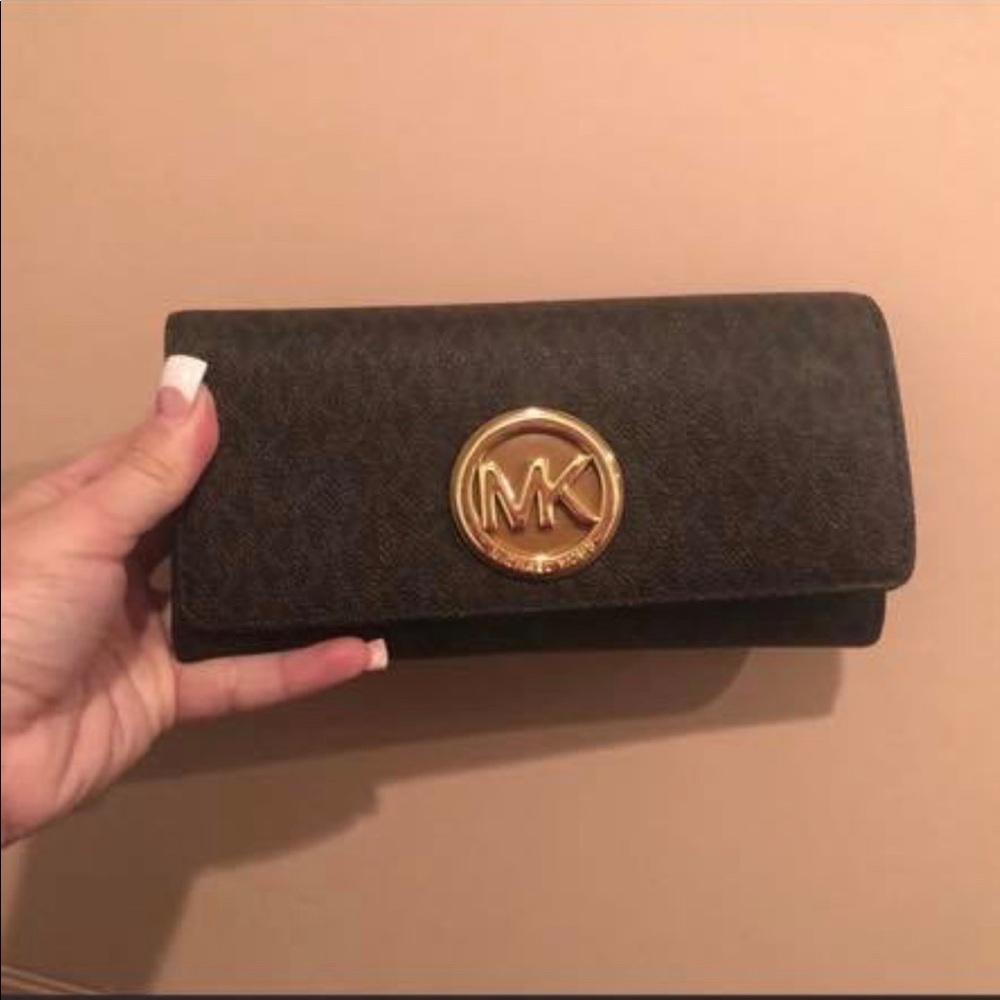 Michael kors wallet